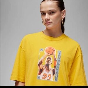 Nike Jordan Women's Oversized Graphic T-Shirt Michael Jordan Ochre new